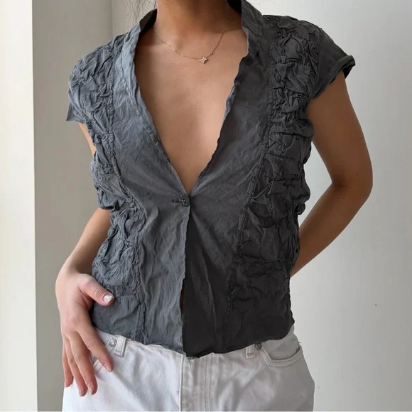 Sarah Pacini Charcoal Crinkled Short Sleeve Blouse - Medium - Picture 3 of 6